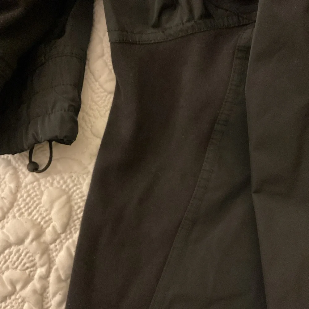 Athleta All-Black Two-Tone Mixed Media 1/2 Zip Pullover – Size Large
